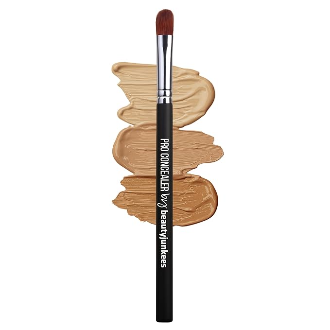 Beauty Junkees Flat Concealer Brush Under Eye - Small Concealer Brush for Foundation, Eyebrows, Nose Contour Brush, Color Corrector Brush, Works with Cream, Powder Cosmetics, Synthetic