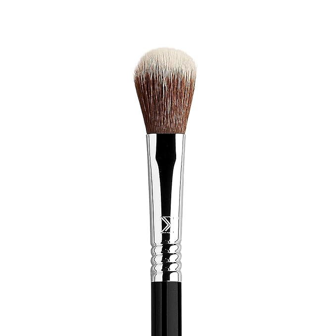Sigma Beauty Professional F03 High Cheekbone Highlighter™ and Contouring Synthetic Face Makeup Brush with Sigmax® fibers for Buffing and Highlighting Nose, Chin and Cheekbones