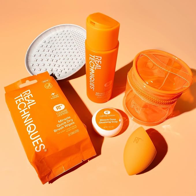 Real Techniques Miracle Quick Dry Brush Wipes, Remove Product Build-Up, Easily Switch Colors, Fast Drying, Convenient Makeup Brush Cleaner, Travel-Friendly, Cruelty-Free & Vegan, 20 Count