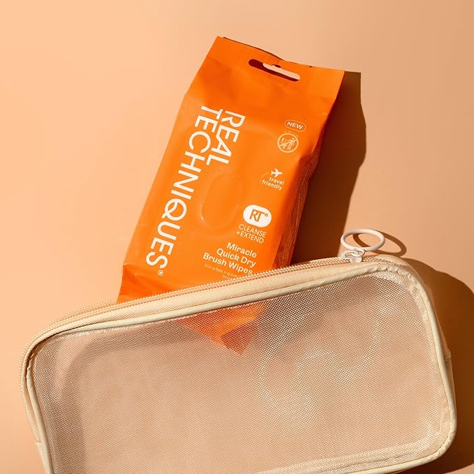 Real Techniques Miracle Quick Dry Brush Wipes, Remove Product Build-Up, Easily Switch Colors, Fast Drying, Convenient Makeup Brush Cleaner, Travel-Friendly, Cruelty-Free & Vegan, 20 Count